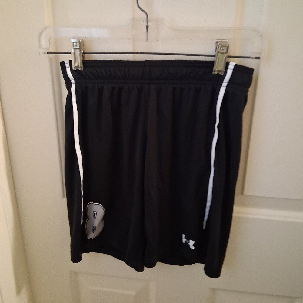 Boys L Under Armour soccer shorts - Ships fast!